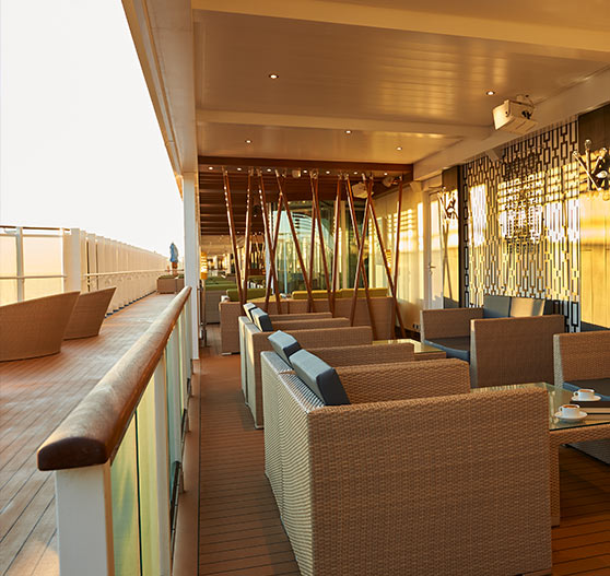 Exterior library bar on Carnival horizon.